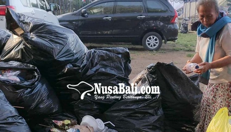 www.nusabali.com-berburu-sampah