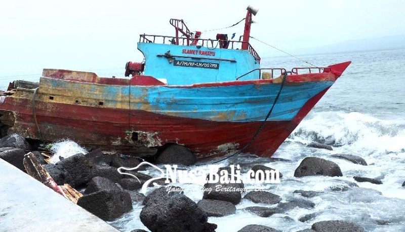 www.nusabali.com-kapal-nelayan-karam-rusak-berat