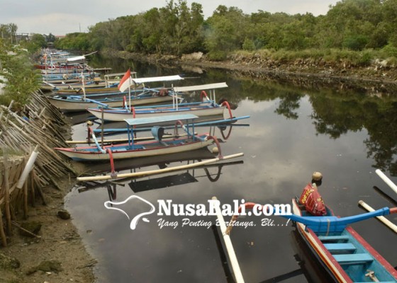 Nusabali.com - pamedek-dilayani-naik-jukung-dari-pukul-1000-hingga-1300-wita