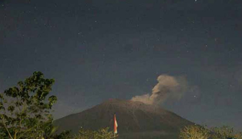 www.nusabali.com-sehari-gunung-agung-2-kali-erupsi