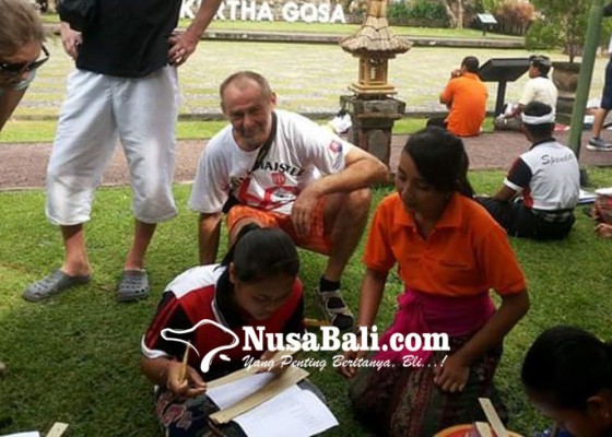 Nusabali.com - kreativitas-siswa-di-kertha-gosa-pukau-turis