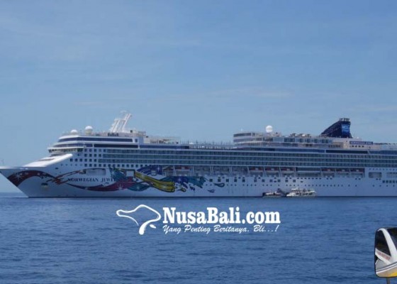 Nusabali.com - hotel-mewah-berjalan-transit-di-pelabuhan-benoa