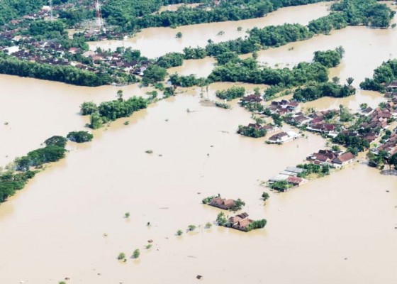 Nusabali.com - banjir-di-jatim-12495-kk-terdampak