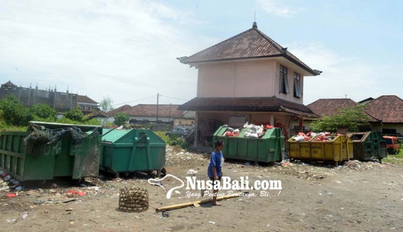 www.nusabali.com-eks-pasar-loak-jadi-tempat-pembuangan-sampah