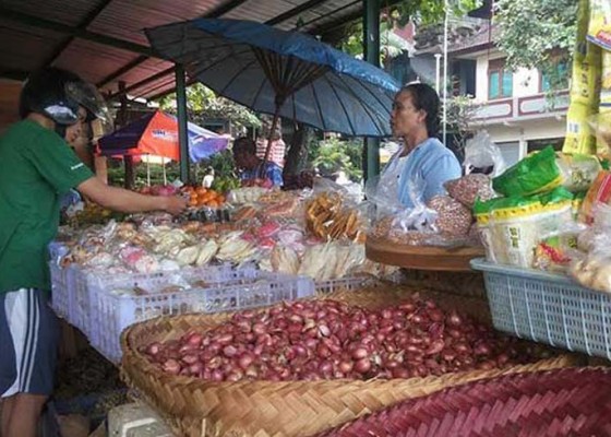 Nusabali.com - relokasi-pedagang-pasar-banyuasri-terancam-molor