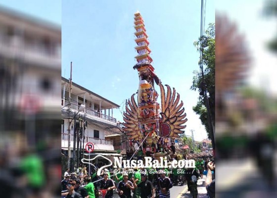 Nusabali.com - ribuan-warga-saksikan-palebon-puri-ubud