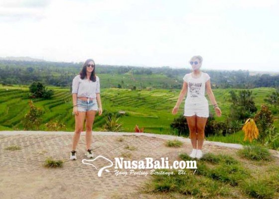 Nusabali.com - bangunan-di-jatiluwih-bukan-helipad-tetapi-center-point-dan-tempat-selfie