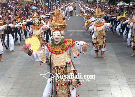 Nusabali.com - ditandai-atraksi-kolosal-tari-telek-2019-penari