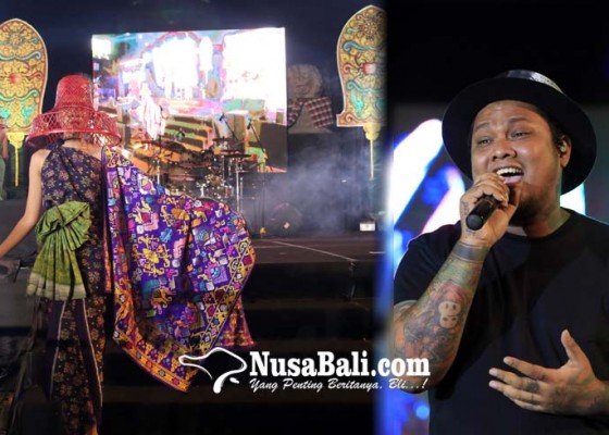 Nusabali.com - hiburan-malam-festival-semarapura-bius-penonton