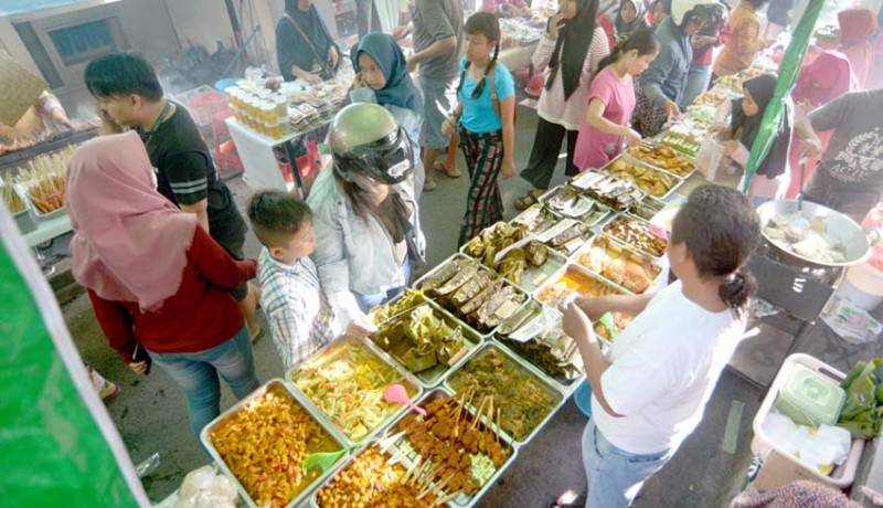 www.nusabali.com-pasar-ramadhan-masih-unggulkan-sate-susu