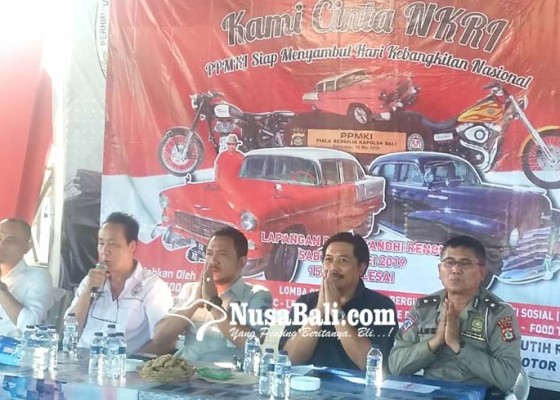 Nusabali.com - ratusan-mobil-dan-motor-dipamerkan-ada-pengusungan-bendera-raksasa