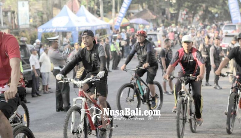 www.nusabali.com-peserta-fun-bike-hampir-1000-peserta