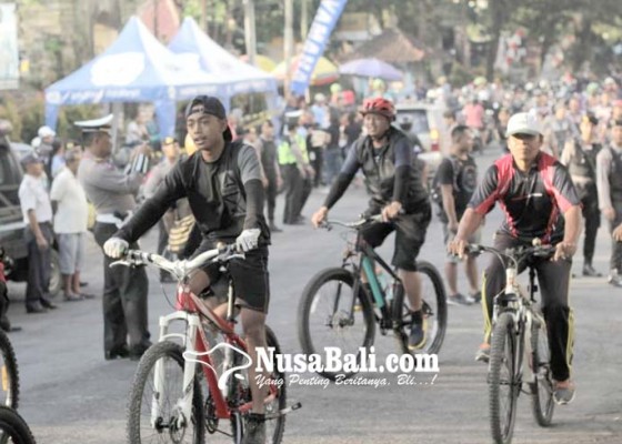 Nusabali.com - peserta-fun-bike-hampir-1000-peserta