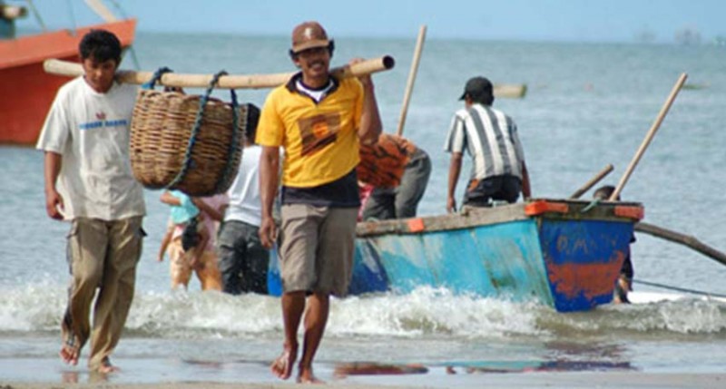 www.nusabali.com-badung-bantu-dua-kelompok-nelayan