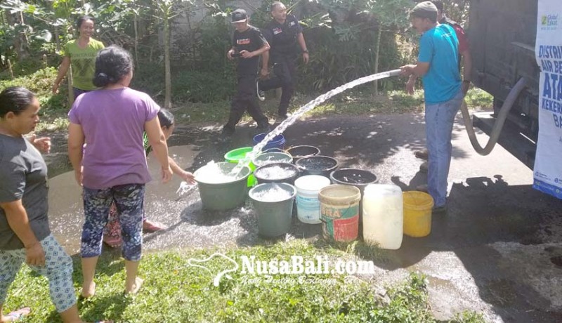 www.nusabali.com-krama-banjar-belatung-dapat-bantuan-air-bersih
