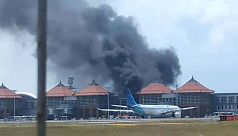www.nusabali.com-heboh-bus-terbakar-di-bandara-internasional-ngurah-rai