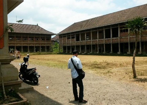 Nusabali.com - bangunan-proyek-sekolah-internasional-mangkrak-memprihatinkan