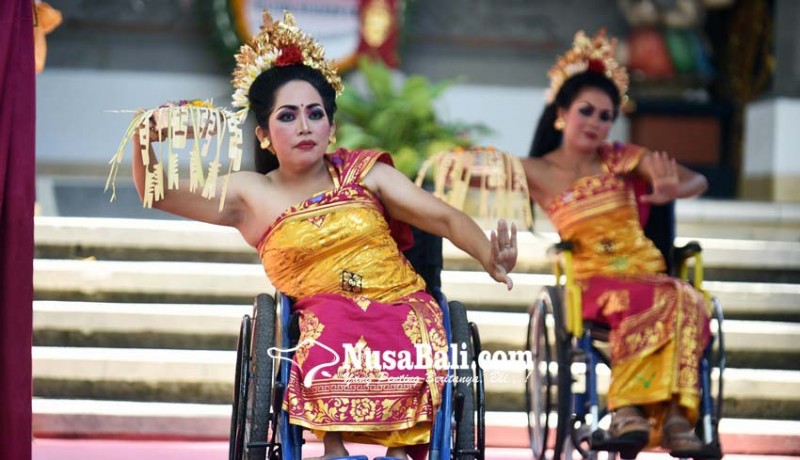 www.nusabali.com-penyandang-disabilitas-sumringah-ikut-festival-kesenian-bali