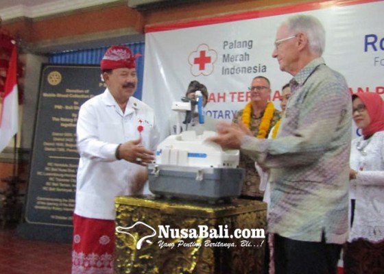 Nusabali.com - pmi-bali-terima-bantuan-alat-transfusi-darah