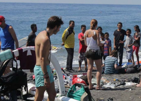 Nusabali.com - boat-terbalik-32-turis-selamat