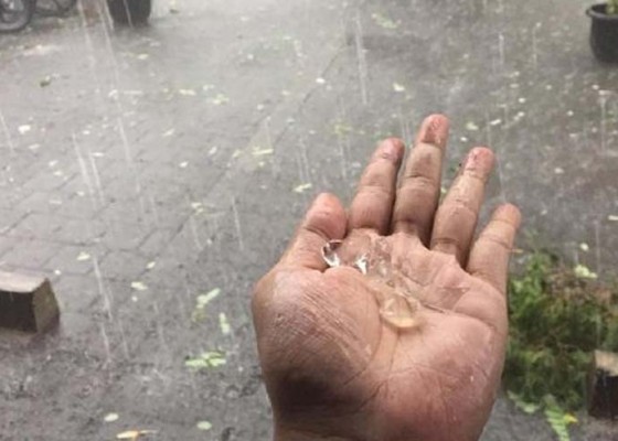 Nusabali.com - fenomena-hujan-es-di-busungbiu-bbmkg-sebut-bisa-terjadi-saat-pancaroba