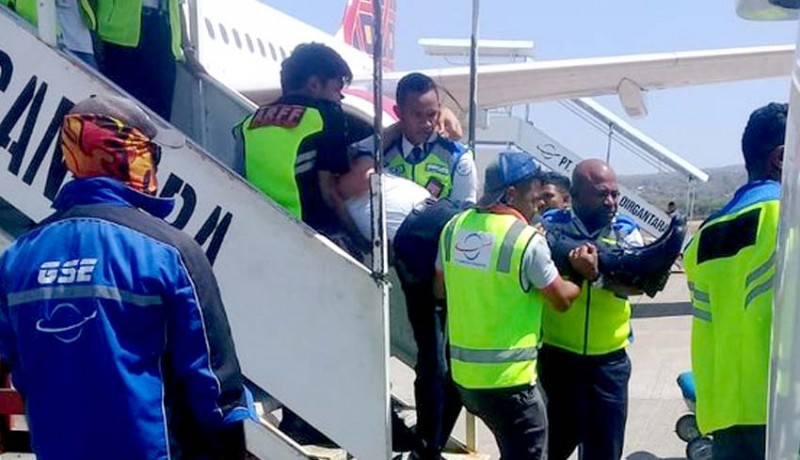 NUSABALI com Pilot Pingsan Batik Air Mendarat Darurat