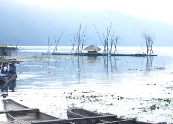Nusabali.com - buleleng-incar-air-danau-tamblingan