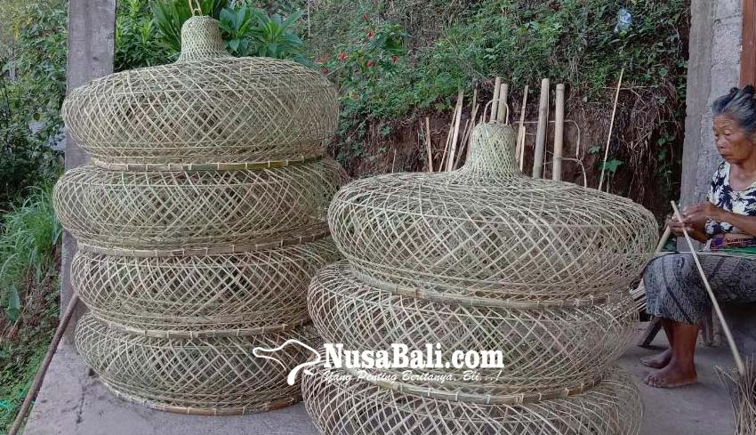 NUSABALI com Kreasi Anyaman Bambu Sidetapa Buleleng
