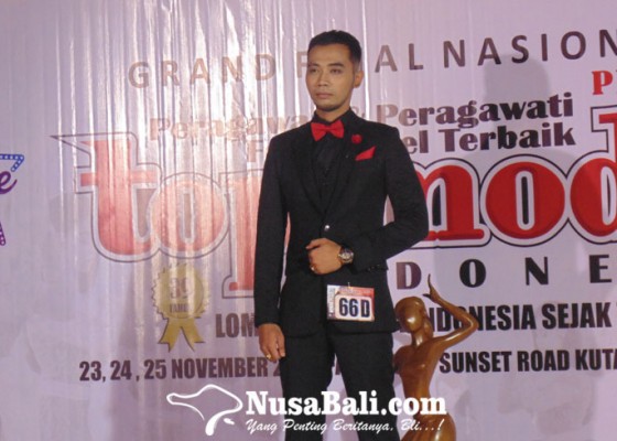 Nusabali.com - aa-duwagung-top-model-indonesia-yang-juga-seorang-dokter