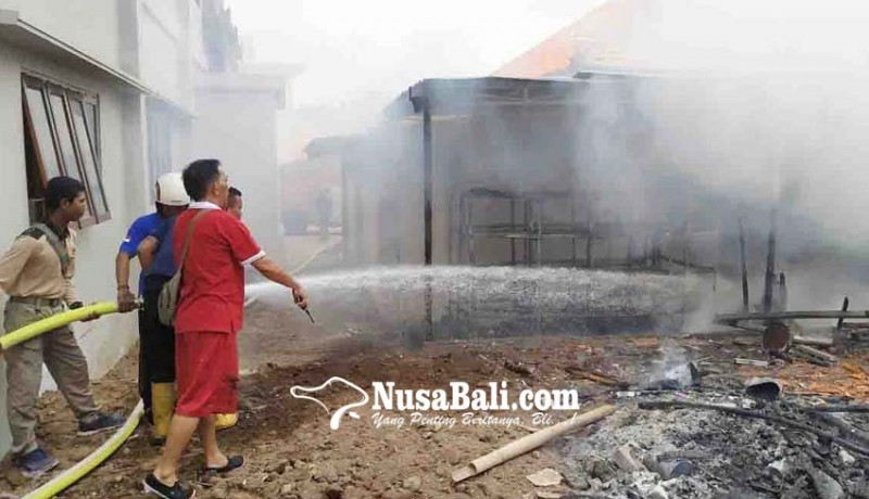 www.nusabali.com-gudang-arsip-kantor-pmp2tsp-terbakar