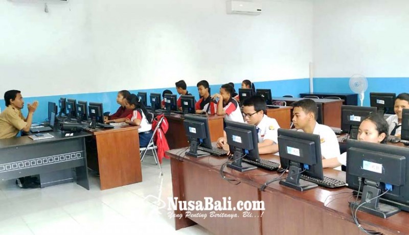 www.nusabali.com-smkti-bali-global-bekali-siswa-smp-latihan-komputer
