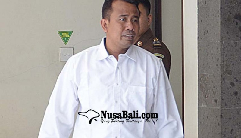 www.nusabali.com-pejabat-dlhk-denpasar-dituntut-setahun