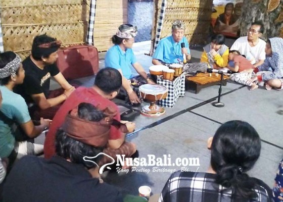 Nusabali.com - pekak-taro-ajarkan-mebasa-bali-lewat-bermain-tradisional
