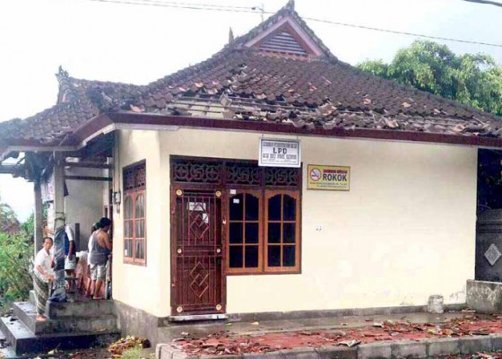 Nusabali.com - puting-beliung-terjang-kusamba-37-rumah-rusak