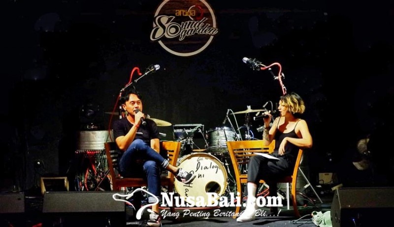 www.nusabali.com-deny-surya-dialog-dini-hari-berbagi-kisah-seorang-drummer