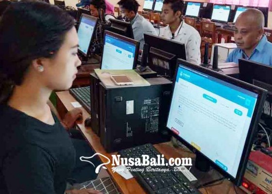 Nusabali.com - siswa-kejar-paket-ikuti-simulasi-unbk