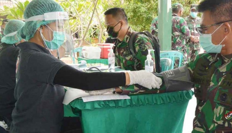 www.nusabali.com-pangdam-donor-darah-bersama-prajurit