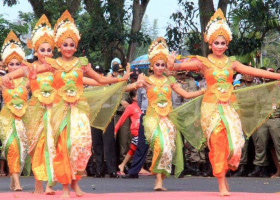 Nusabali.com - parade-budaya-pungkasi-jembrana-festival-2016