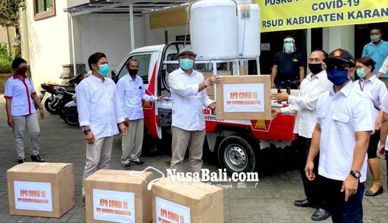 www.nusabali.com-anggota-dprd-karangasem-dari-gerindra-potong-gaji-beli-apd-untuk-tenaga-medis