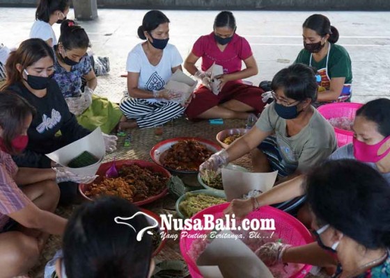 Nusabali.com - desa-adat-padangkerta-talangi-konsumsi-218-warga-yang-diisolasi
