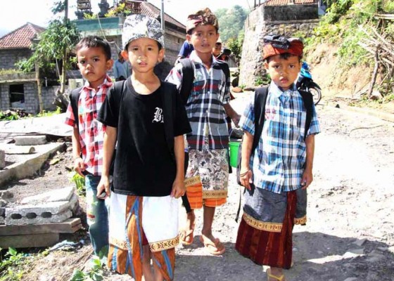Nusabali.com - wajib-belajar-9-tahun-masuk-awig-awig-banjar