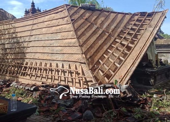 Nusabali.com - dua-bangunan-suci-hancur-seorang-juru-sapuh-terluka