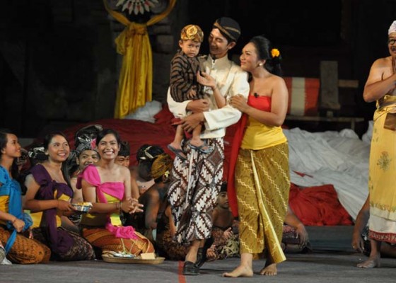 Nusabali.com - pertama-kali-pentas-drama-kisah-cinta-orangtua-bung-karno