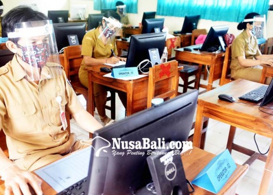 Nusabali.com - hari-pertama-ppdb-sma-secara-online