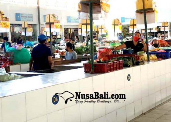 Nusabali.com - pedagang-di-pasar-sindu-mengeluh-sepinya-pembeli