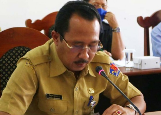 Nusabali.com - sekda-suyasa-sampaikan-ranperda-pertanggungjawaban-apbd-2019
