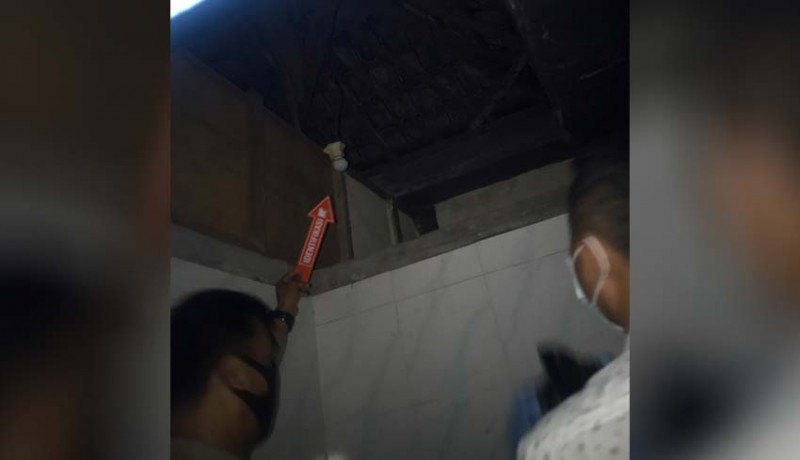 www.nusabali.com-seorang-pria-ditemukan-tewas-tergantung-di-kamar-mandi