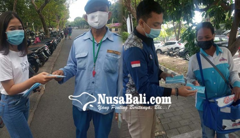 www.nusabali.com-hambat-penyebaran-covid-19-pik-m-stiki-bagikan-masker-gratis