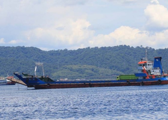 Nusabali.com - pelabuhan-ketapang-gilimanuk-tanpa-kapal-barang