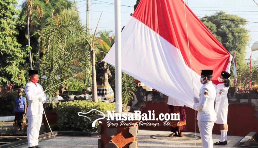 Nusabali Com Pengibar Bendera Upacara Proklamasi Ke Dibatasi Hanya